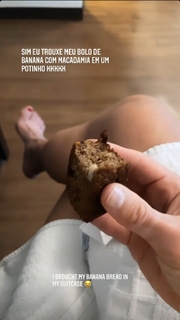 Claudia Gadelha feet photo thumbnail