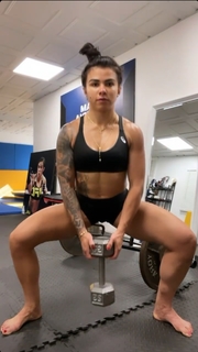 Claudia Gadelha feet photo thumbnail