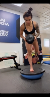 Claudia Gadelha feet photo thumbnail