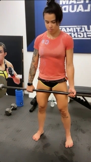 Claudia Gadelha feet photo thumbnail