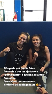 Claudia Gadelha feet photo thumbnail
