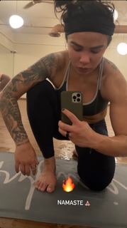 Claudia Gadelha feet photo thumbnail