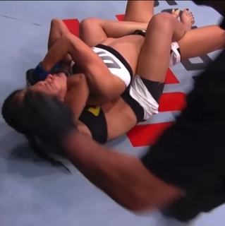 Claudia Gadelha feet photo thumbnail