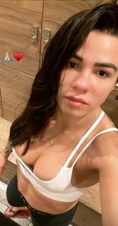 Claudia Gadelha feet photo thumbnail