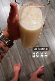 Claudia Gadelha feet photo thumbnail