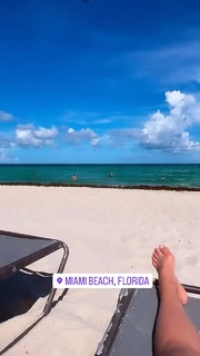 Claudia Gadelha feet photo thumbnail