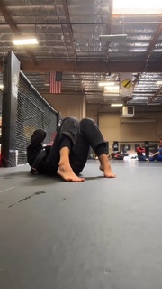 Claudia Gadelha feet photo thumbnail