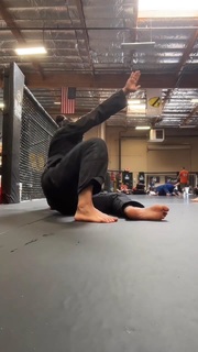Claudia Gadelha feet photo thumbnail