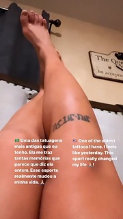 Claudia Gadelha feet photo thumbnail
