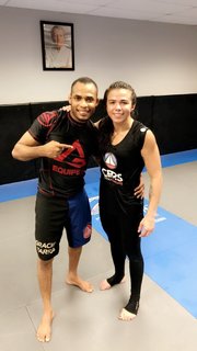 Claudia Gadelha feet photo thumbnail