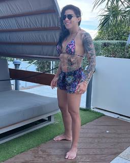 Claudia Gadelha feet photo thumbnail