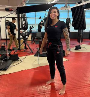 Claudia Gadelha feet photo thumbnail