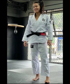 Claudia Gadelha feet photo thumbnail