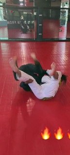 Claudia Gadelha feet photo thumbnail