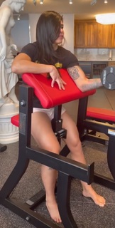 Claudia Gadelha feet photo thumbnail