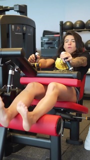 Claudia Gadelha feet photo thumbnail