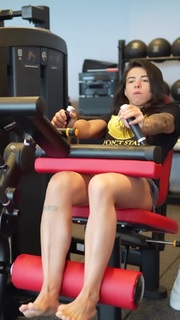 Claudia Gadelha feet photo thumbnail