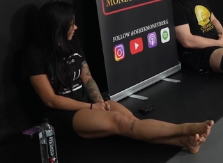 Claudia Gadelha feet photo thumbnail
