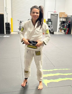 Claudia Gadelha feet photo thumbnail