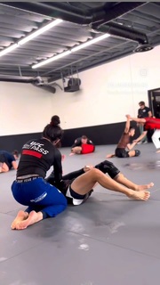 Claudia Gadelha feet photo thumbnail