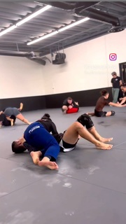 Claudia Gadelha feet photo thumbnail
