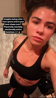 Claudia Gadelha feet photo thumbnail