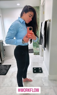 Claudia Gadelha feet photo thumbnail