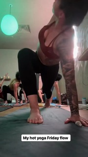 Claudia Gadelha feet photo thumbnail