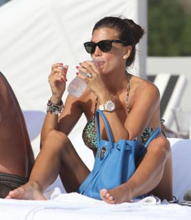 Claudia Galanti feet photo 2
