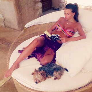Claudia Galanti feet photo 3