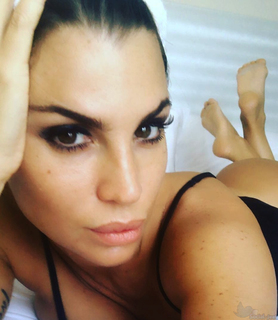 Claudia Galanti feet photo 12