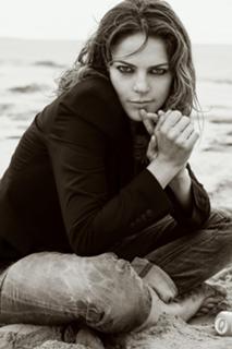 Claudia Gerini feet photo thumbnail