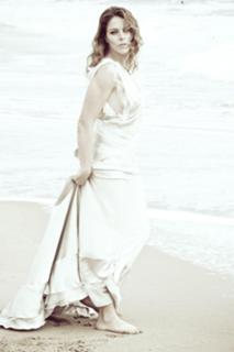 Claudia Gerini feet photo thumbnail