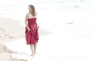 Claudia Gerini feet photo thumbnail