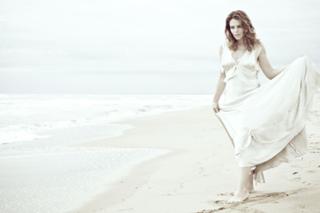Claudia Gerini feet photo thumbnail