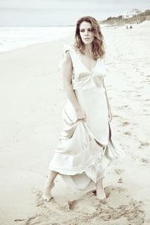 Claudia Gerini feet photo thumbnail