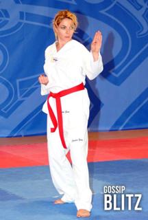 Claudia Gerini feet photo thumbnail