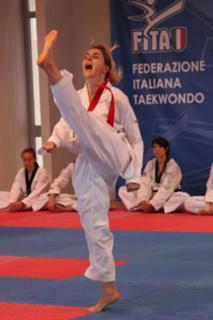 Claudia Gerini feet photo thumbnail