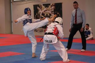 Claudia Gerini feet photo thumbnail