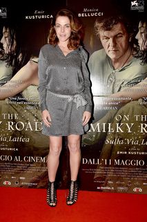Claudia Gerini feet photo thumbnail