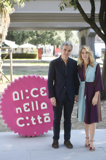 Claudia Gerini feet photo thumbnail