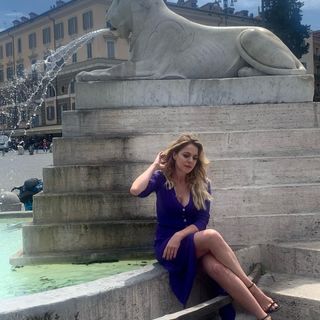 Claudia Gerini feet photo thumbnail