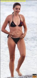 Claudia Gerini feet photo thumbnail