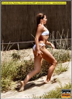 Claudia Gerini feet photo thumbnail