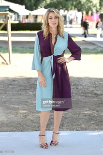 Claudia Gerini feet photo thumbnail