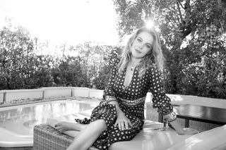 Claudia Gerini feet photo thumbnail