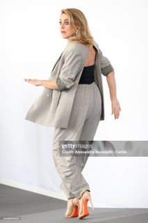 Claudia Gerini feet photo 8