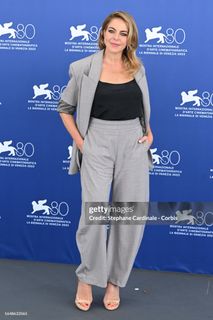 Claudia Gerini feet photo 3