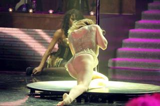 Claudia Gerini feet photo thumbnail