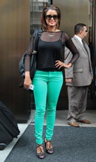 Claudia Jordan feet photo thumbnail